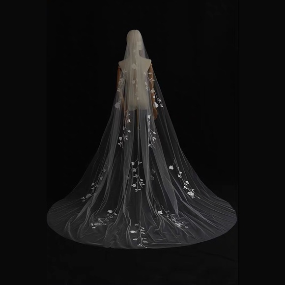 Cathedral Floral Lace Wedding Veil main image 5